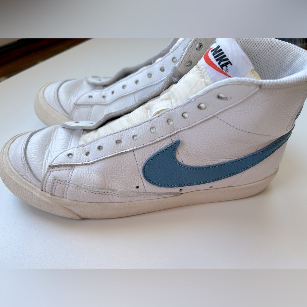 Nike Blazer mid 77 white and blue
